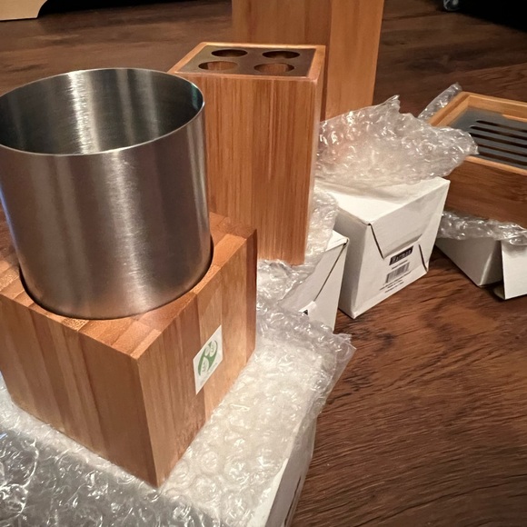 Bathroom set - Picture 5 of 7